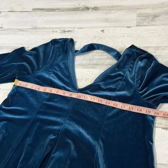 Torrid Velvet Fluted Dress Size 2 - Picture 6 of 10